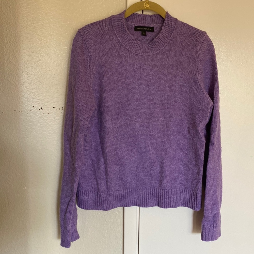 BANANA REPUBLIC purple crew neck sweater